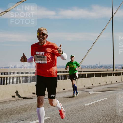 03.10.2025 - Köhlbrandbrückenlauf Michael Burmester http://msf.ph/oto/9039663 03.10.2025 12:19:59 Position 1 4040 meine-sportfotos.de