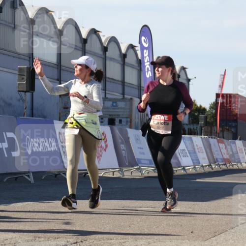 03.10.2025 - Köhlbrandbrückenlauf Luisa Fischer http://msf.ph/oto/9039668 03.10.2025 13:30:23 Ziel 4823, 4927, 5017, 5060, 5079, 5157, 5174, 5233, 6078, 6219 meine-sportfotos.de
