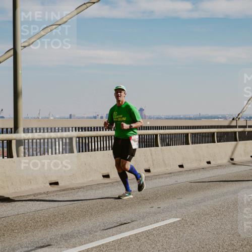 03.10.2025 - Köhlbrandbrückenlauf Michael Burmester http://msf.ph/oto/9039671 03.10.2025 12:20:01 Position 1  meine-sportfotos.de
