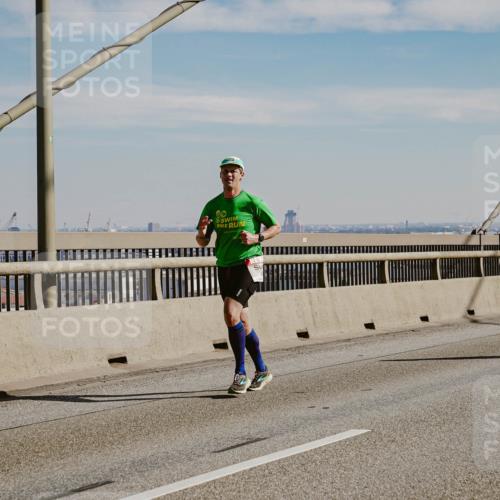 03.10.2025 - Köhlbrandbrückenlauf Michael Burmester http://msf.ph/oto/9039673 03.10.2025 12:20:01 Position 1  meine-sportfotos.de