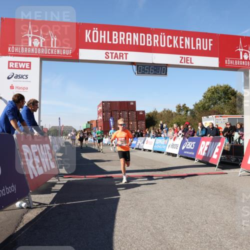 03.10.2025 - Köhlbrandbrückenlauf Lena Gebhardt http://msf.ph/oto/9039675 03.10.2025 12:56:10 Ziel 4041, 4050, 4078, 4114, 4123, 5957, 6206, 6489, 6495, 6778 meine-sportfotos.de
