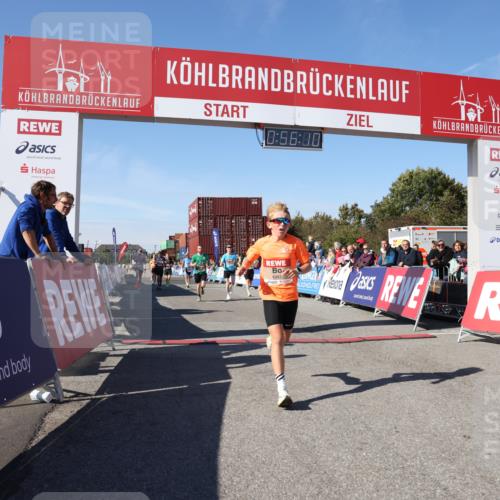 03.10.2025 - Köhlbrandbrückenlauf Lena Gebhardt http://msf.ph/oto/9039683 03.10.2025 12:56:11 Ziel 4041, 4050, 4078, 4114, 4123, 5957, 6206, 6489, 6495, 6778 meine-sportfotos.de