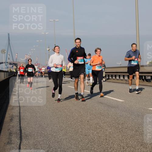 03.10.2025 - Köhlbrandbrückenlauf Fabian Wolf http://msf.ph/oto/9039685 03.10.2025 09:53:50 Position 3 1229, 1343 meine-sportfotos.de