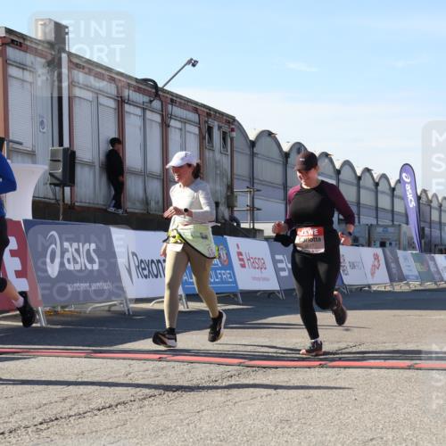 03.10.2025 - Köhlbrandbrückenlauf Luisa Fischer http://msf.ph/oto/9039689 03.10.2025 13:30:25 Ziel 4823, 4927, 5017, 5060, 5157, 5174, 5233, 5346, 6078, 6219 meine-sportfotos.de