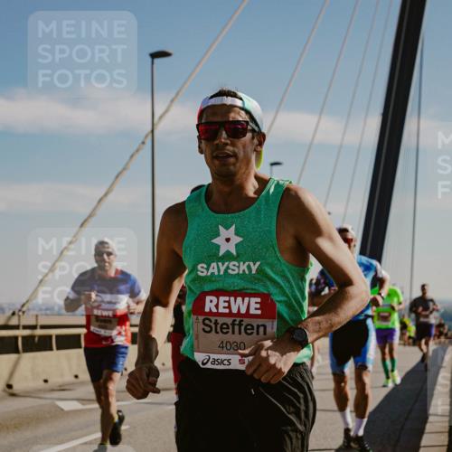 03.10.2025 - Köhlbrandbrückenlauf Michael Burmester http://msf.ph/oto/9039711 03.10.2025 12:20:04 Position 1 4060, 4030 meine-sportfotos.de