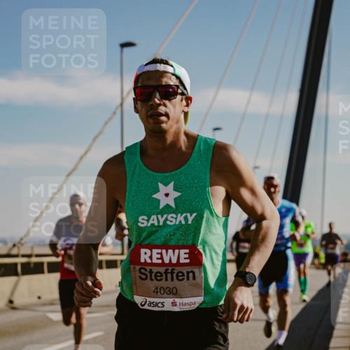 03.10.2025 - Köhlbrandbrückenlauf Michael Burmester http://msf.ph/oto/9039715 03.10.2025 12:20:04 Position 1 4030 meine-sportfotos.de