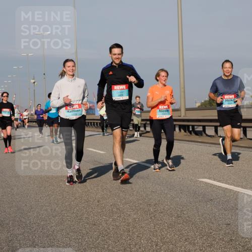 03.10.2025 - Köhlbrandbrückenlauf Fabian Wolf http://msf.ph/oto/9039720 03.10.2025 09:53:51 Position 3 1229, 3808, 1343 meine-sportfotos.de