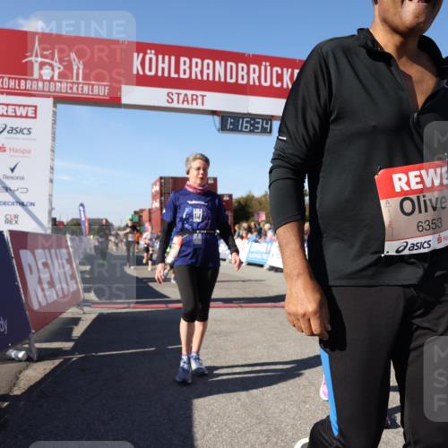 03.10.2025 - Köhlbrandbrückenlauf Lena Gebhardt http://msf.ph/oto/9039724 03.10.2025 13:16:34 Ziel 4036, 4146, 4235, 4314, 4408, 4586, 5104, 5498, 5570, 5630, 5694, 5815, 5983, 6208, 6353, 6377, 6812 meine-sportfotos.de