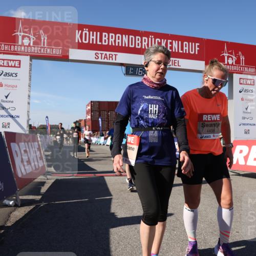 03.10.2025 - Köhlbrandbrückenlauf Lena Gebhardt http://msf.ph/oto/9039736 03.10.2025 13:16:35 Ziel 4036, 4146, 4235, 4314, 4408, 4586, 5104, 5498, 5570, 5630, 5694, 5815, 5983, 6208, 6353, 6377, 6812 meine-sportfotos.de