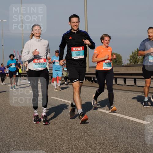 03.10.2025 - Köhlbrandbrückenlauf Fabian Wolf http://msf.ph/oto/9039742 03.10.2025 09:53:52 Position 3 1229, 3808, 1343, 2026 meine-sportfotos.de