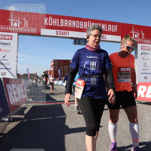 03.10.2025 - Köhlbrandbrückenlauf Lena Gebhardt http://msf.ph/oto/9039745 03.10.2025 13:16:35 Ziel 4036, 4146, 4235, 4314, 4408, 4586, 5104, 5498, 5570, 5630, 5694, 5815, 5983, 6208, 6353, 6377, 6812 meine-sportfotos.de