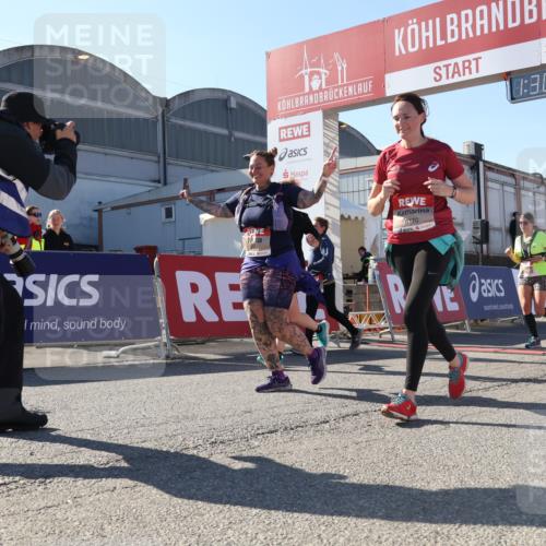 03.10.2025 - Köhlbrandbrückenlauf Luisa Fischer http://msf.ph/oto/9039749 03.10.2025 13:30:40 Ziel 4355, 4840, 4841, 4937, 5289, 5346, 5391, 6170, 6223, 6347 meine-sportfotos.de