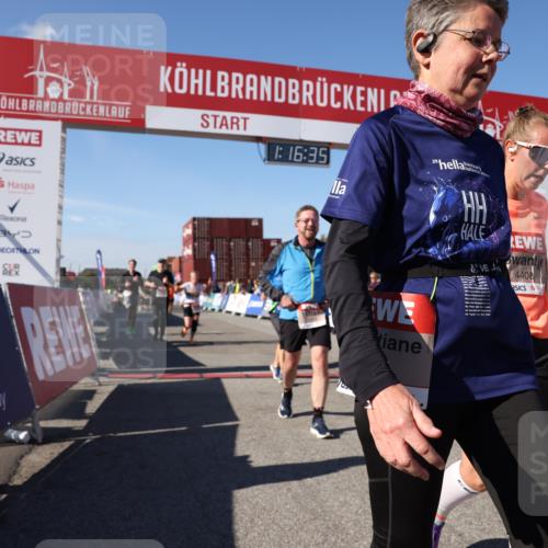 03.10.2025 - Köhlbrandbrückenlauf Lena Gebhardt http://msf.ph/oto/9039751 03.10.2025 13:16:36 Ziel 4036, 4146, 4235, 4314, 4408, 4586, 4813, 5104, 5570, 5630, 5694, 5815, 5983, 6208, 6353, 6377, 6812 meine-sportfotos.de