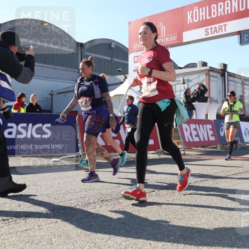 03.10.2025 - Köhlbrandbrückenlauf Luisa Fischer http://msf.ph/oto/9039754 03.10.2025 13:30:40 Ziel 4355, 4840, 4841, 4937, 5289, 5346, 5391, 6170, 6223, 6347 meine-sportfotos.de