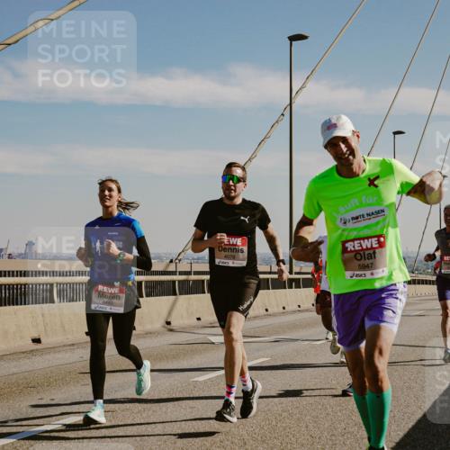03.10.2025 - Köhlbrandbrückenlauf Michael Burmester http://msf.ph/oto/9039756 03.10.2025 12:20:08 Position 1 6480, 4079, 5947 meine-sportfotos.de