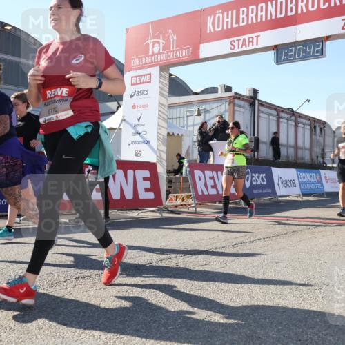 03.10.2025 - Köhlbrandbrückenlauf Luisa Fischer http://msf.ph/oto/9039759 03.10.2025 13:30:41 Ziel 4355, 4840, 4841, 4937, 5289, 5346, 5391, 6170, 6223, 6347 meine-sportfotos.de