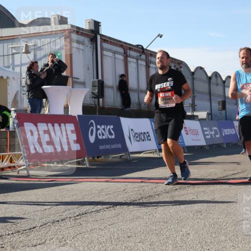 03.10.2025 - Köhlbrandbrückenlauf Luisa Fischer http://msf.ph/oto/9039770 03.10.2025 13:30:42 Ziel 4355, 4840, 4841, 4937, 5289, 5391, 6170, 6223, 6347 meine-sportfotos.de