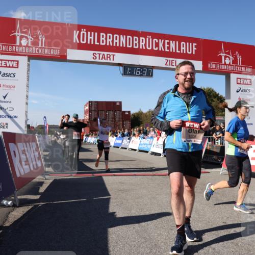 03.10.2025 - Köhlbrandbrückenlauf Lena Gebhardt http://msf.ph/oto/9039771 03.10.2025 13:16:37 Ziel 4036, 4146, 4235, 4314, 4330, 4408, 4431, 4586, 4813, 5104, 5570, 5630, 5694, 5815, 6208, 6353, 6377, 6812 meine-sportfotos.de