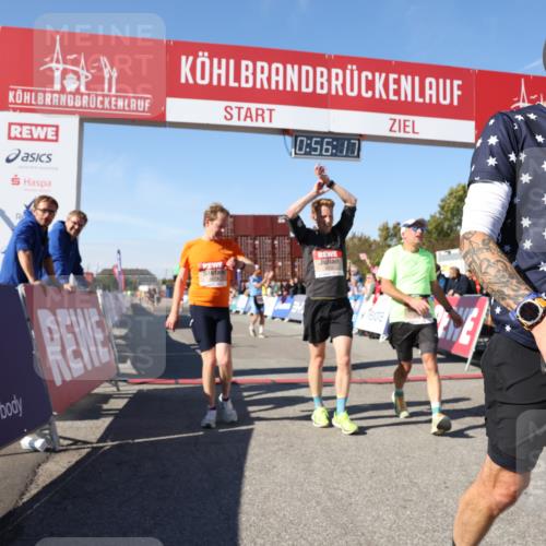 03.10.2025 - Köhlbrandbrückenlauf Lena Gebhardt http://msf.ph/oto/9039791 03.10.2025 12:56:18 Ziel 4028, 4041, 4050, 4078, 4114, 4123, 4166, 5957, 6206, 6489, 6495 meine-sportfotos.de
