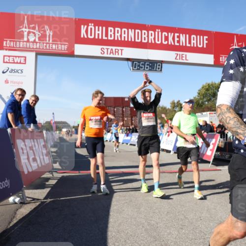 03.10.2025 - Köhlbrandbrückenlauf Lena Gebhardt http://msf.ph/oto/9039794 03.10.2025 12:56:18 Ziel 4028, 4041, 4050, 4078, 4114, 4123, 4166, 5957, 6206, 6489, 6495 meine-sportfotos.de