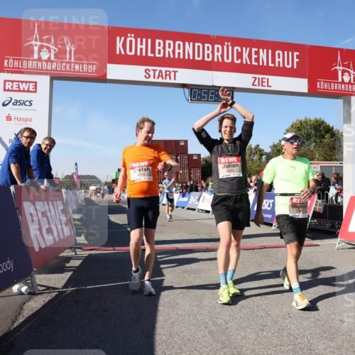 03.10.2025 - Köhlbrandbrückenlauf Lena Gebhardt http://msf.ph/oto/9039798 03.10.2025 12:56:18 Ziel 4028, 4041, 4050, 4078, 4114, 4123, 4166, 5957, 6206, 6489, 6495 meine-sportfotos.de