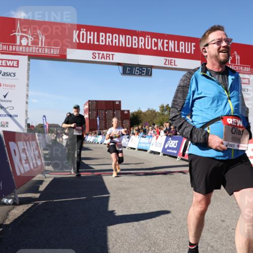 03.10.2025 - Köhlbrandbrückenlauf Lena Gebhardt http://msf.ph/oto/9039835 03.10.2025 13:16:37 Ziel 4036, 4146, 4235, 4314, 4330, 4408, 4431, 4586, 4813, 5104, 5570, 5630, 5694, 5815, 6208, 6353, 6377, 6812 meine-sportfotos.de