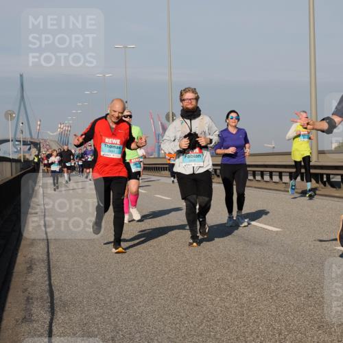 03.10.2025 - Köhlbrandbrückenlauf Fabian Wolf http://msf.ph/oto/9039865 03.10.2025 09:54:00 Position 3 2891, 2890, 1408, 0 meine-sportfotos.de