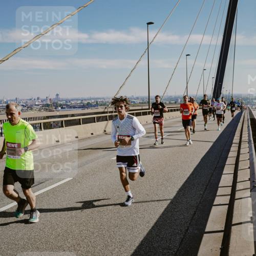 03.10.2025 - Köhlbrandbrückenlauf Michael Burmester http://msf.ph/oto/9039881 03.10.2025 12:20:29 Position 1  meine-sportfotos.de