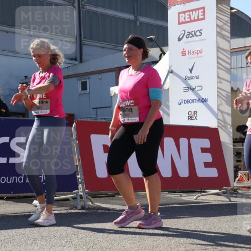 03.10.2025 - Köhlbrandbrückenlauf Luisa Fischer http://msf.ph/oto/9039890 03.10.2025 13:31:01 Ziel 4715, 4734, 5005, 5142, 5185, 5206, 5349, 5402, 5938, 6375, 6537 meine-sportfotos.de