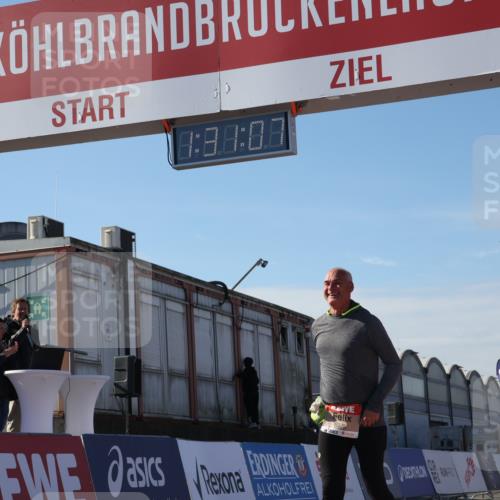 03.10.2025 - Köhlbrandbrückenlauf Luisa Fischer http://msf.ph/oto/9039905 03.10.2025 13:31:06 Ziel 4715, 4734, 5185, 5206, 5349, 5938, 6375, 6537 meine-sportfotos.de
