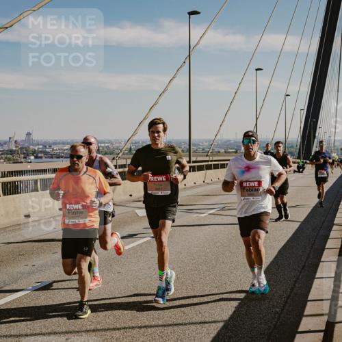 03.10.2025 - Köhlbrandbrückenlauf Michael Burmester http://msf.ph/oto/9039911 03.10.2025 12:20:33 Position 1 6817 meine-sportfotos.de