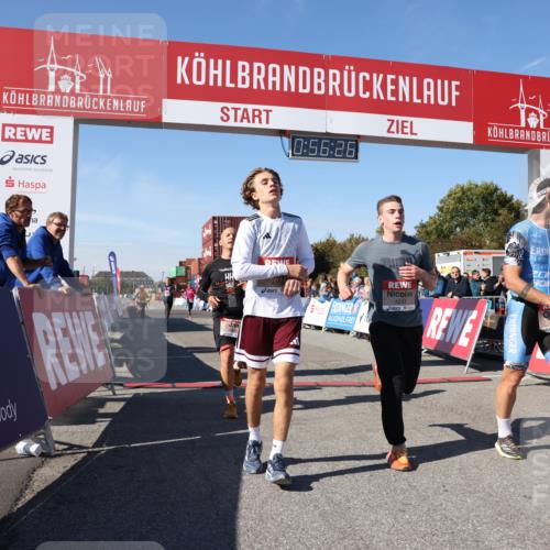 03.10.2025 - Köhlbrandbrückenlauf Lena Gebhardt http://msf.ph/oto/9039913 03.10.2025 12:56:27 Ziel 4028, 4054, 4166, 4170, 4231, 4478, 6266, 6408 meine-sportfotos.de