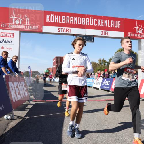 03.10.2025 - Köhlbrandbrückenlauf Lena Gebhardt http://msf.ph/oto/9039927 03.10.2025 12:56:27 Ziel 4028, 4054, 4166, 4170, 4231, 4478, 6266, 6408 meine-sportfotos.de