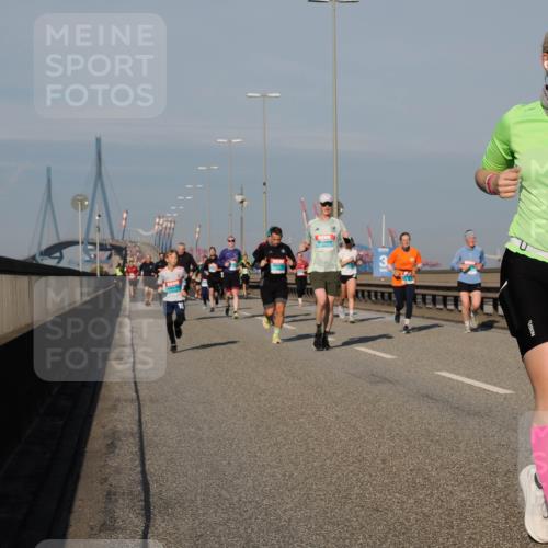 03.10.2025 - Köhlbrandbrückenlauf Fabian Wolf http://msf.ph/oto/9039930 03.10.2025 09:54:03 Position 3 2821 meine-sportfotos.de