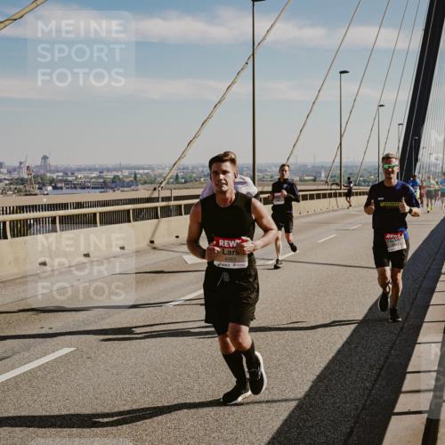 03.10.2025 - Köhlbrandbrückenlauf Michael Burmester http://msf.ph/oto/9039933 03.10.2025 12:20:36 Position 1 4083 meine-sportfotos.de