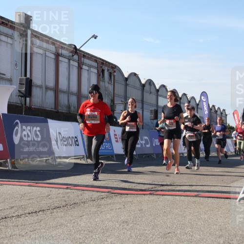 03.10.2025 - Köhlbrandbrückenlauf Luisa Fischer http://msf.ph/oto/9039943 03.10.2025 13:31:12 Ziel 4800, 4967, 5310, 5362, 5378, 5772, 5773, 6242, 6243, 6375, 6559 meine-sportfotos.de