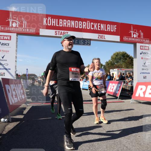 03.10.2025 - Köhlbrandbrückenlauf Lena Gebhardt http://msf.ph/oto/9039946 03.10.2025 13:16:39 Ziel 4036, 4235, 4314, 4330, 4356, 4408, 4431, 4551, 4813, 5104, 5570, 5630, 5694, 5815, 6208, 6299, 6353, 6377, 6746, 6812 meine-sportfotos.de