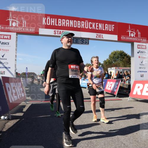 03.10.2025 - Köhlbrandbrückenlauf Lena Gebhardt http://msf.ph/oto/9039951 03.10.2025 13:16:40 Ziel 4036, 4235, 4314, 4330, 4356, 4408, 4431, 4551, 4813, 5104, 5570, 5630, 5694, 6208, 6299, 6353, 6377, 6746, 6812 meine-sportfotos.de