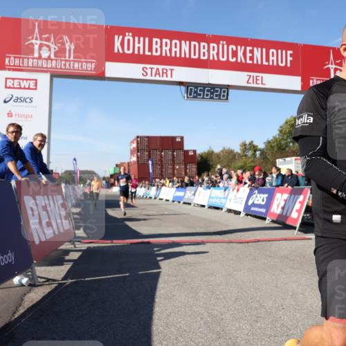 03.10.2025 - Köhlbrandbrückenlauf Lena Gebhardt http://msf.ph/oto/9039976 03.10.2025 12:56:29 Ziel 4028, 4054, 4166, 4170, 4231, 4478, 6266, 6408, 6769 meine-sportfotos.de