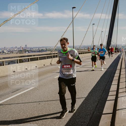 03.10.2025 - Köhlbrandbrückenlauf Michael Burmester http://msf.ph/oto/9040000 03.10.2025 12:20:44 Position 1 4105 meine-sportfotos.de