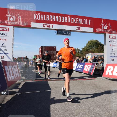 03.10.2025 - Köhlbrandbrückenlauf Lena Gebhardt http://msf.ph/oto/9040004 03.10.2025 13:16:44 Ziel 4036, 4235, 4330, 4356, 4431, 4551, 4813, 5028, 5099, 5104, 5630, 6299, 6340, 6343, 6620, 6697, 6746, 6785 meine-sportfotos.de