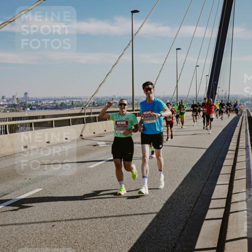 03.10.2025 - Köhlbrandbrückenlauf Michael Burmester http://msf.ph/oto/9040008 03.10.2025 12:20:46 Position 1 4114 meine-sportfotos.de