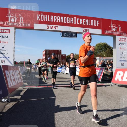 03.10.2025 - Köhlbrandbrückenlauf Lena Gebhardt http://msf.ph/oto/9040011 03.10.2025 13:16:44 Ziel 4036, 4235, 4330, 4356, 4431, 4551, 4813, 5028, 5099, 5104, 5630, 6299, 6340, 6343, 6620, 6697, 6746, 6785 meine-sportfotos.de