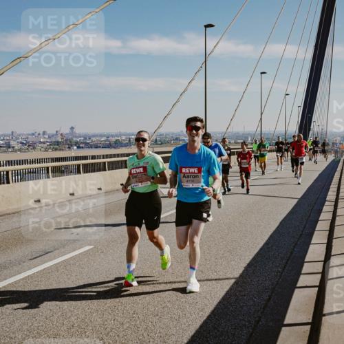 03.10.2025 - Köhlbrandbrückenlauf Michael Burmester http://msf.ph/oto/9040016 03.10.2025 12:20:47 Position 1 4114 meine-sportfotos.de