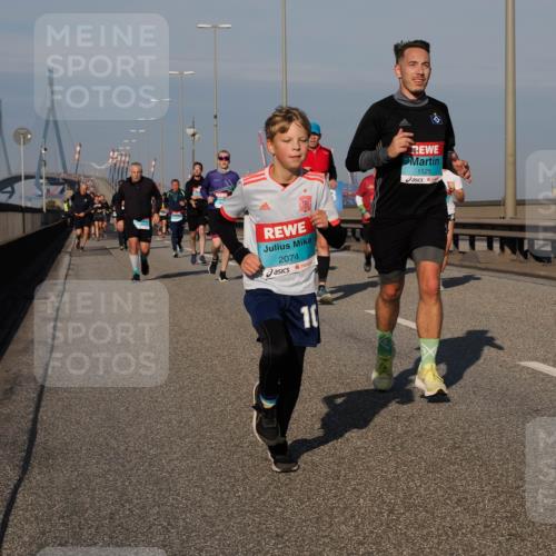 03.10.2025 - Köhlbrandbrückenlauf Fabian Wolf http://msf.ph/oto/9040018 03.10.2025 09:54:08 Position 3 2074, 1525 meine-sportfotos.de