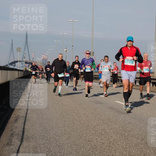 03.10.2025 - Köhlbrandbrückenlauf Fabian Wolf http://msf.ph/oto/9040051 03.10.2025 09:54:10 Position 3 2450, 1401 meine-sportfotos.de