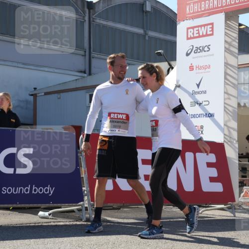 03.10.2025 - Köhlbrandbrückenlauf Luisa Fischer http://msf.ph/oto/9040057 03.10.2025 13:31:26 Ziel 4967, 5030, 5065, 5222, 5310, 5378, 5425, 5511, 5518, 5519, 5598, 6242, 6243, 6559, 6597, 6731 meine-sportfotos.de