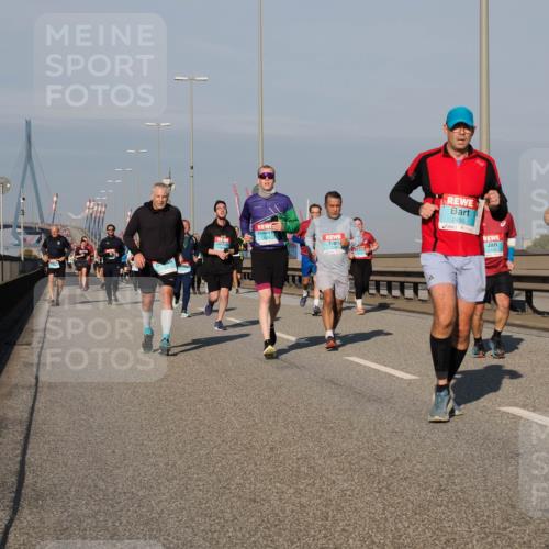 03.10.2025 - Köhlbrandbrückenlauf Fabian Wolf http://msf.ph/oto/9040062 03.10.2025 09:54:10 Position 3 2450, 1401 meine-sportfotos.de