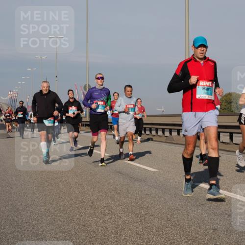03.10.2025 - Köhlbrandbrückenlauf Fabian Wolf http://msf.ph/oto/9040070 03.10.2025 09:54:11 Position 3 2450 meine-sportfotos.de