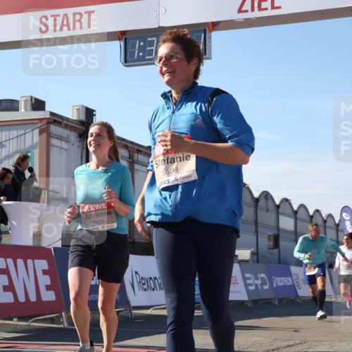 03.10.2025 - Köhlbrandbrückenlauf Luisa Fischer http://msf.ph/oto/9040082 03.10.2025 13:31:29 Ziel 5030, 5065, 5171, 5222, 5425, 5511, 5518, 5519, 5598, 6597, 6731 meine-sportfotos.de